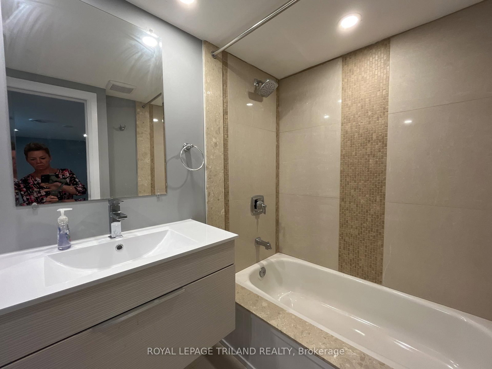 527 HALE Street, Unit LOWER - Photo 8