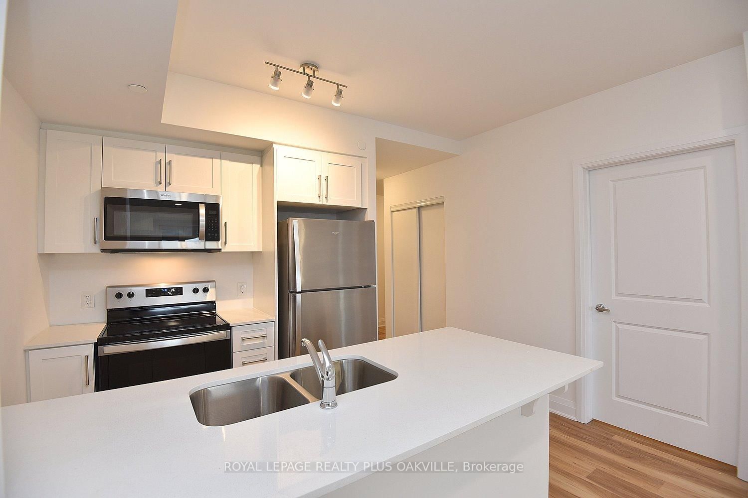 1936 Rymal Road, Unit 211 - Photo 19