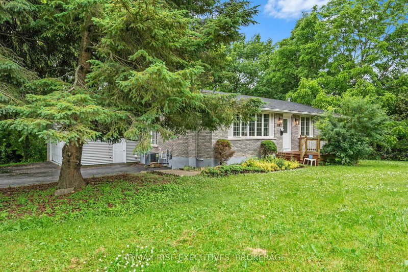 687 High Gate Park Dr, Kingston, K7M 5Z7 | Image 2
