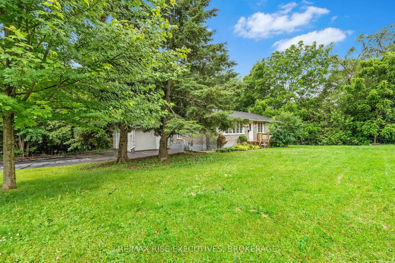 687 High Gate Park Dr, Kingston, K7M 5Z7 | Image 3