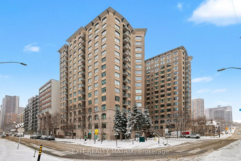 home for lease on 1505-85 Bronson Avenue