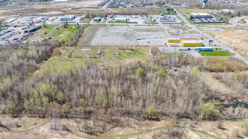 820 Tollgate Rd E, Cornwall, K6H 0C2 | Image 3