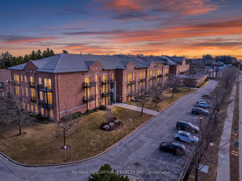 320 - 262 Dundas St E, Hamilton, L8B 1A9 | Image 2