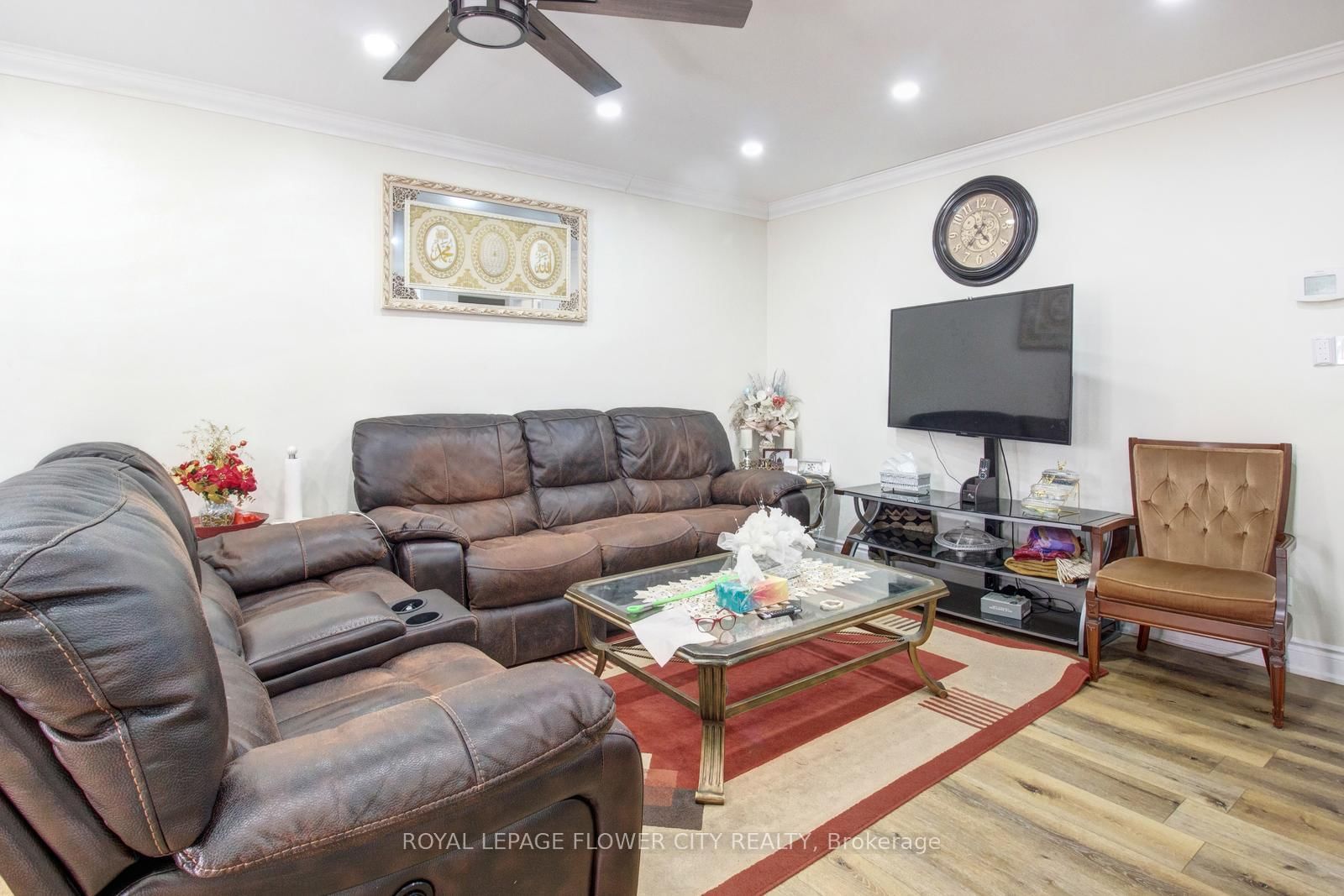 Detached House for sale at 823 Queensdale Avenue, Hamilton, Ontario, L8V 1M7 - Raleigh - MLS: X12941502