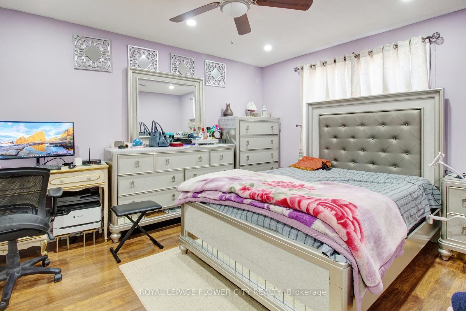 Detached House for sale at 823 Queensdale Avenue, Hamilton, Ontario, L8V 1M7 - Raleigh - MLS: X12941502