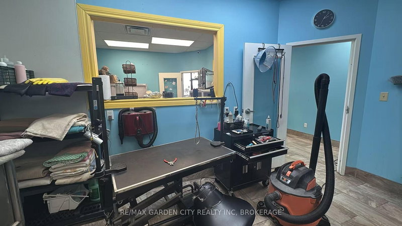 4 - 595 CARLTON St, St. Catharines, L2M 4Y2 | Image 3