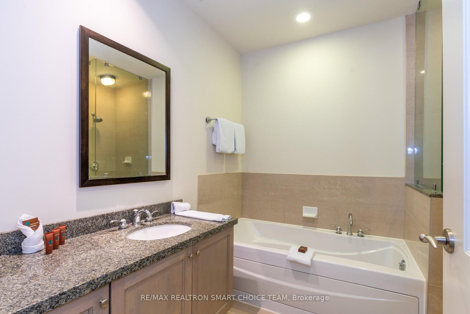 1869 Muskoka 118 Road W, Unit L204-C1 - Photo 10