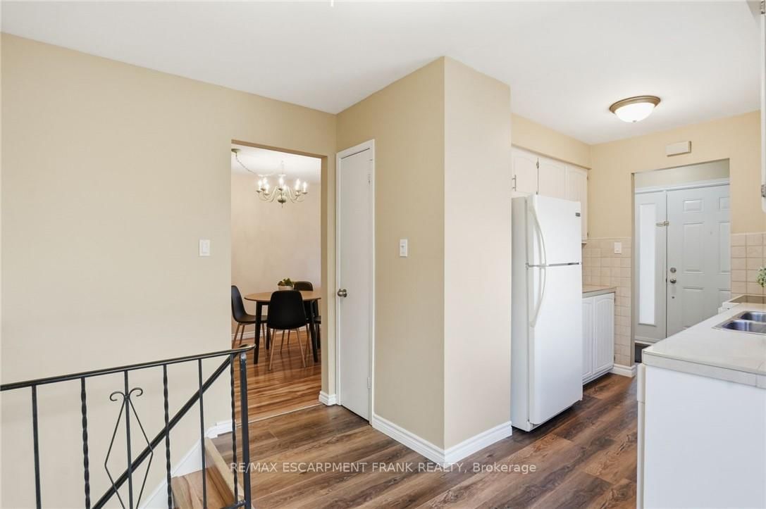 Semi-Detached House for sale at 94 WENDOVER Drive, Hamilton, Ontario, L9C 5X5 - Fessenden - MLS: X12941784