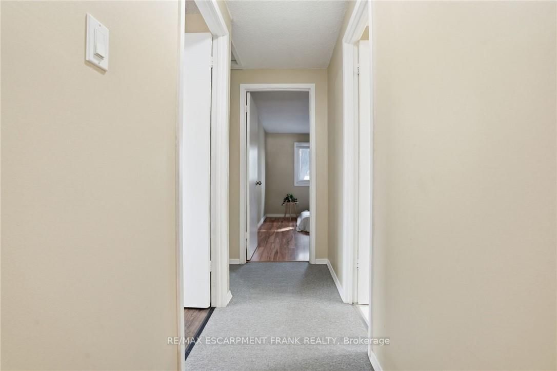 Semi-Detached House for sale at 94 WENDOVER Drive, Hamilton, Ontario, L9C 5X5 - Fessenden - MLS: X12941784