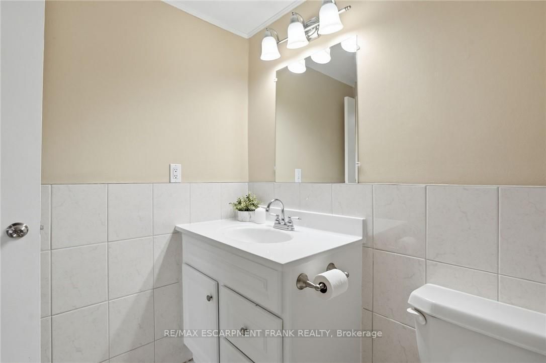 Semi-Detached House for sale at 94 WENDOVER Drive, Hamilton, Ontario, L9C 5X5 - Fessenden - MLS: X12941784