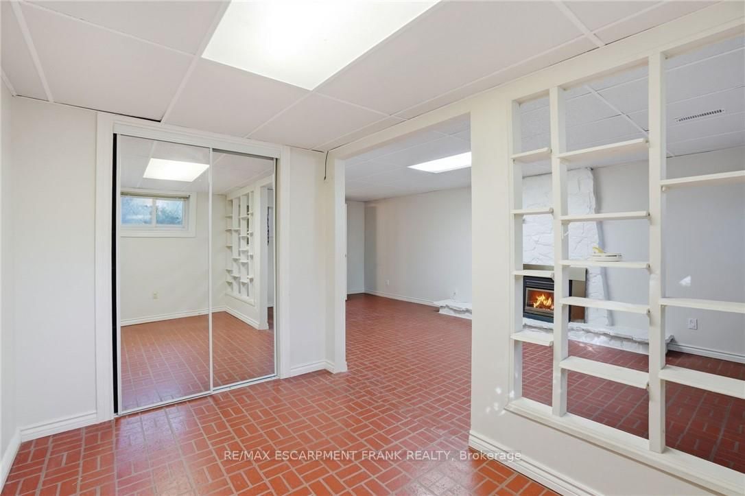 Semi-Detached House for sale at 94 WENDOVER Drive, Hamilton, Ontario, L9C 5X5 - Fessenden - MLS: X12941784