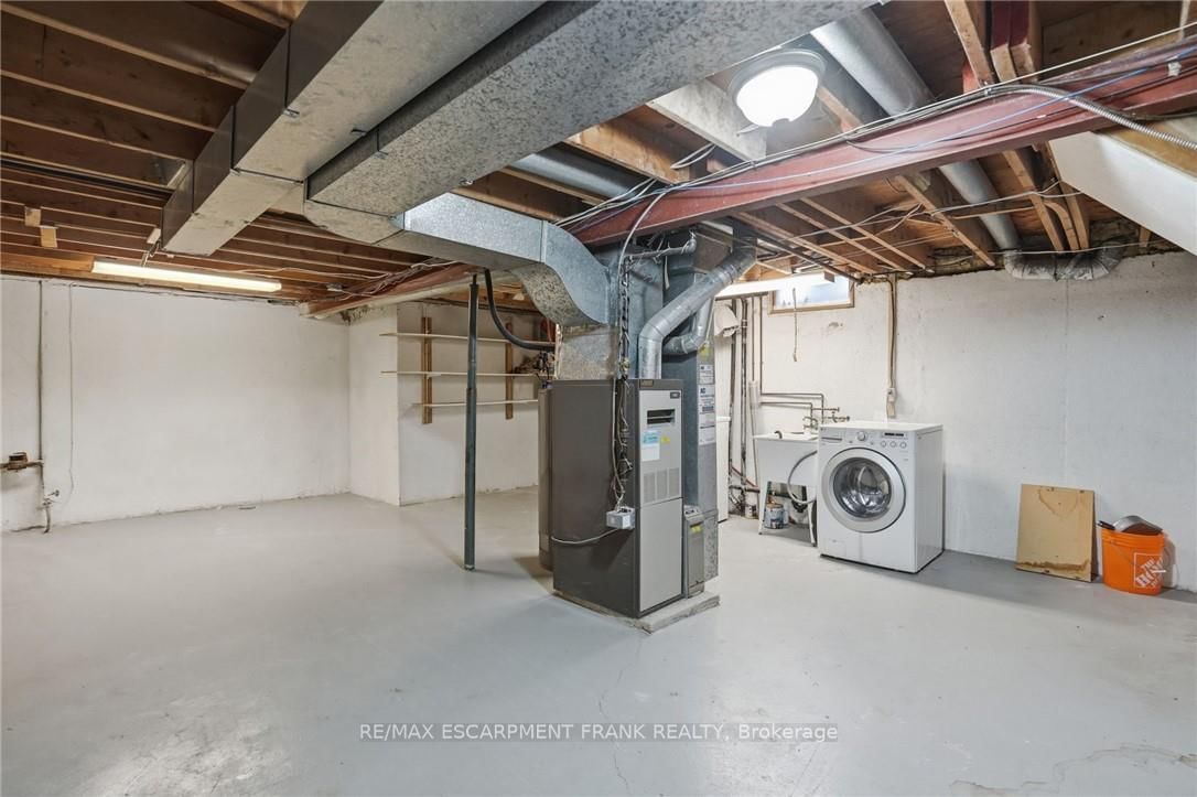 Semi-Detached House for sale at 94 WENDOVER Drive, Hamilton, Ontario, L9C 5X5 - Fessenden - MLS: X12941784