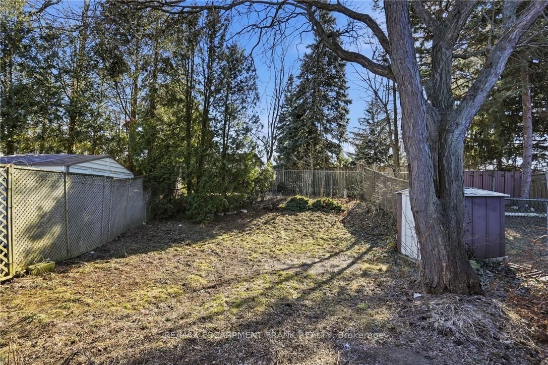 Semi-Detached House for sale at 94 WENDOVER Drive, Hamilton, Ontario, L9C 5X5 - Fessenden - MLS: X12941784