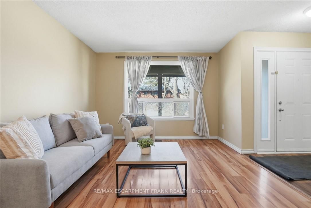 Semi-Detached House for sale at 94 WENDOVER Drive, Hamilton, Ontario, L9C 5X5 - Fessenden - MLS: X12941784