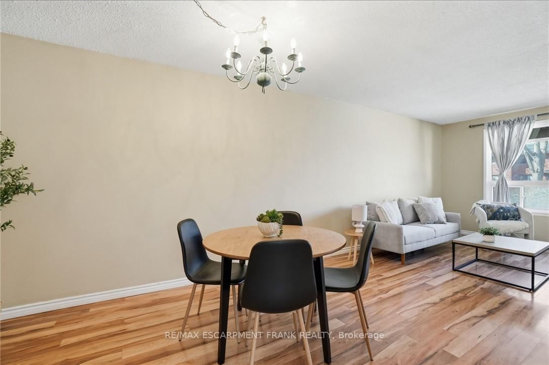 Semi-Detached House for sale at 94 WENDOVER Drive, Hamilton, Ontario, L9C 5X5 - Fessenden - MLS: X12941784