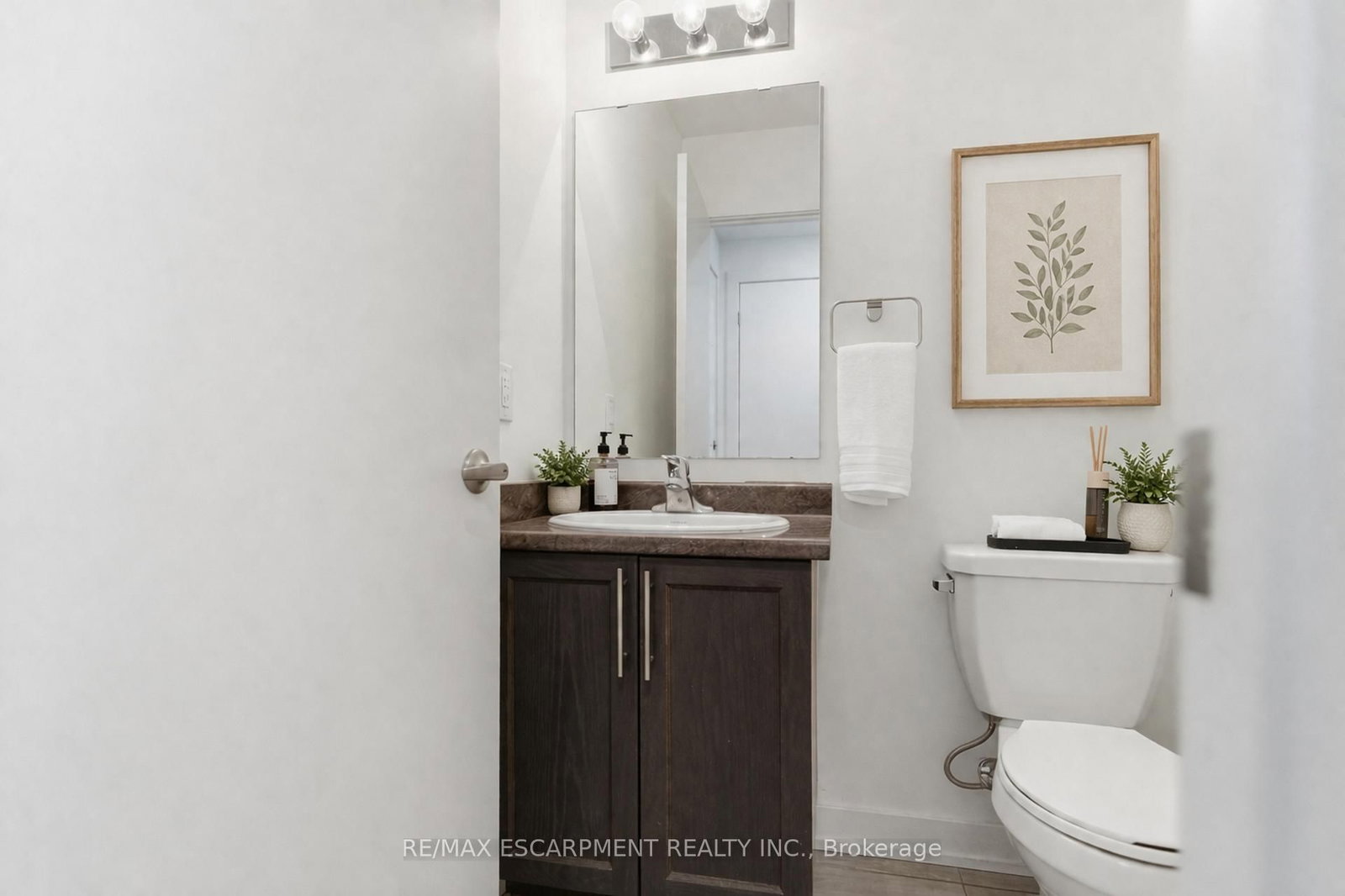 590 North Service Road, Unit 44 - Photo 17