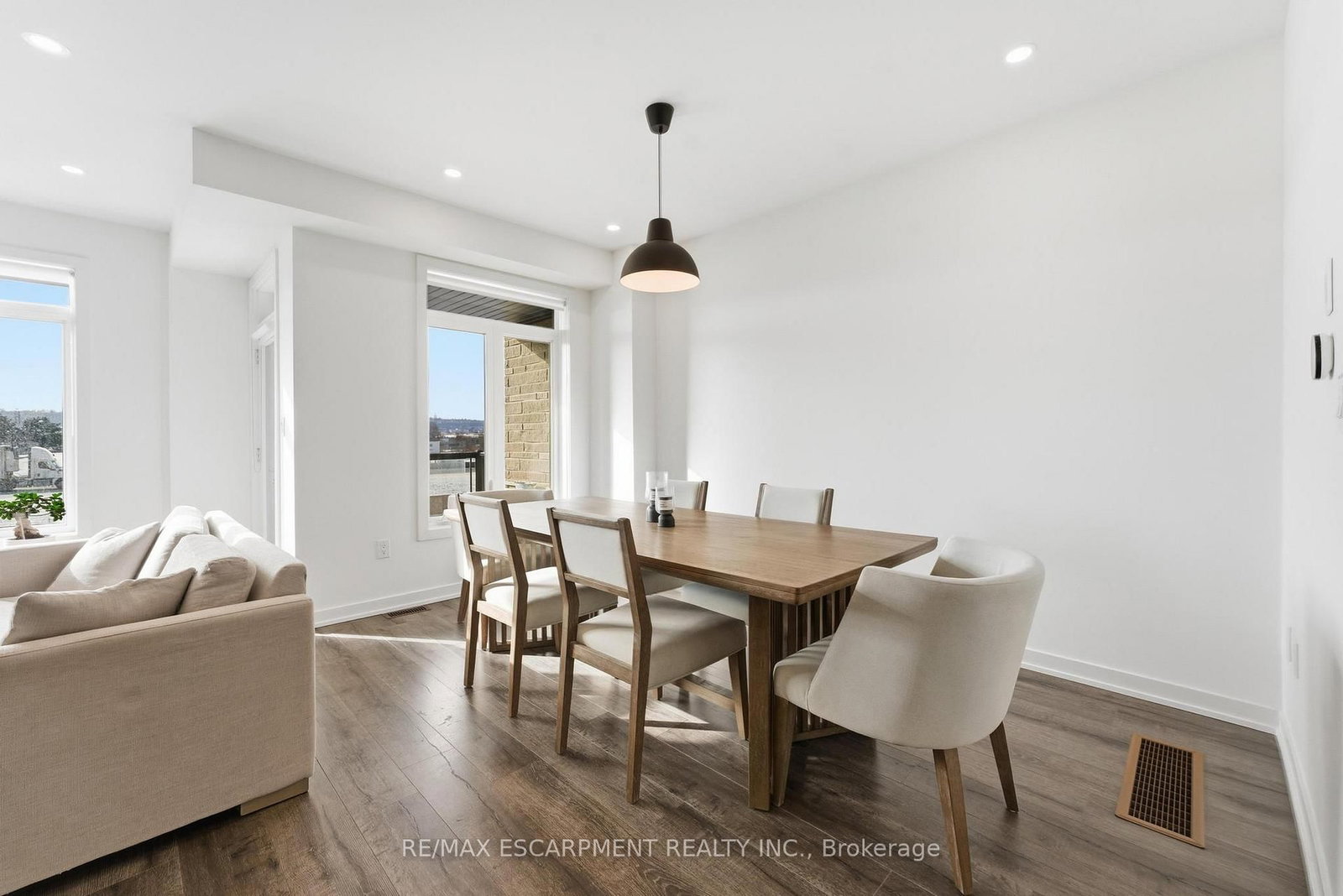 590 North Service Road, Unit 44 - Photo 4