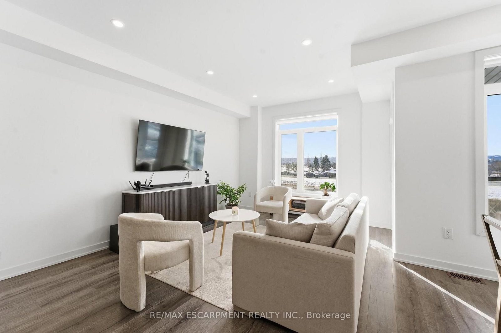 590 North Service Road, Unit 44 - Photo 5