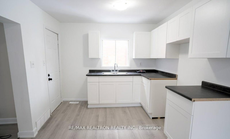 6247 Taylor St, Niagara Falls, L2G 2E9 | Image 3