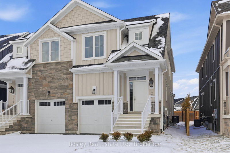 130 White Oak Cres, Blue Mountains, L9Y 5T5 | Image 2