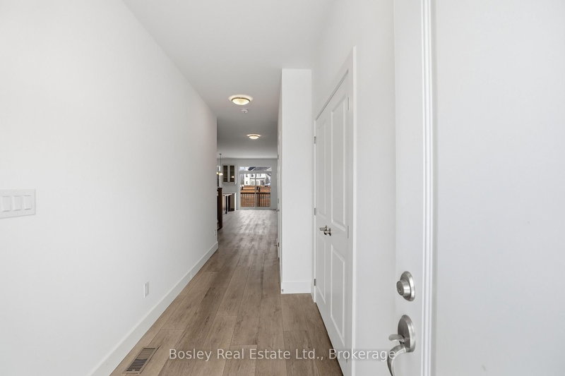 130 White Oak Cres, Blue Mountains, L9Y 5T5 | Image 3