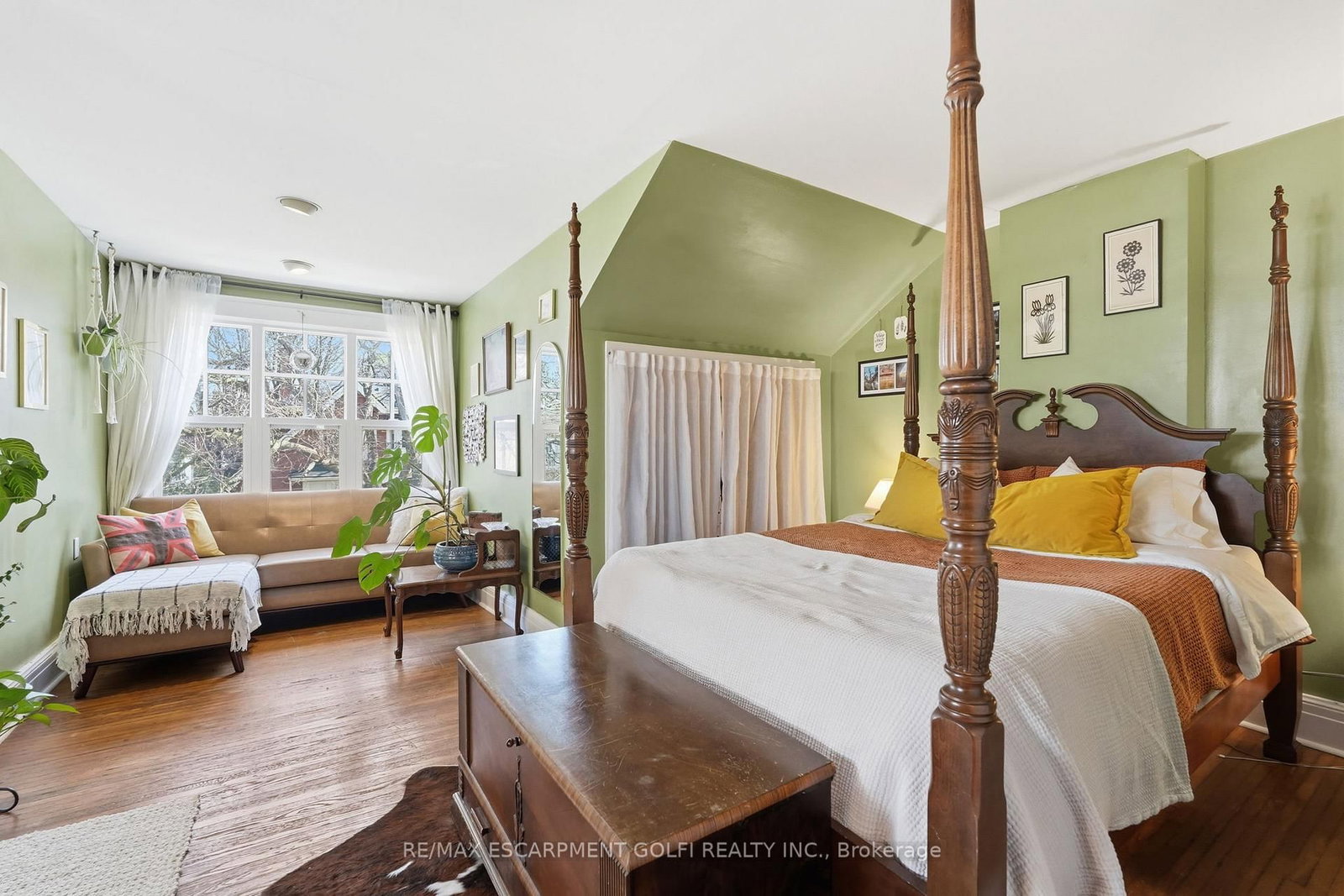 Detached House for sale at 16 BURRIS Street, Hamilton, Ontario, L8M 2J2 - Gibson - MLS: X12942042