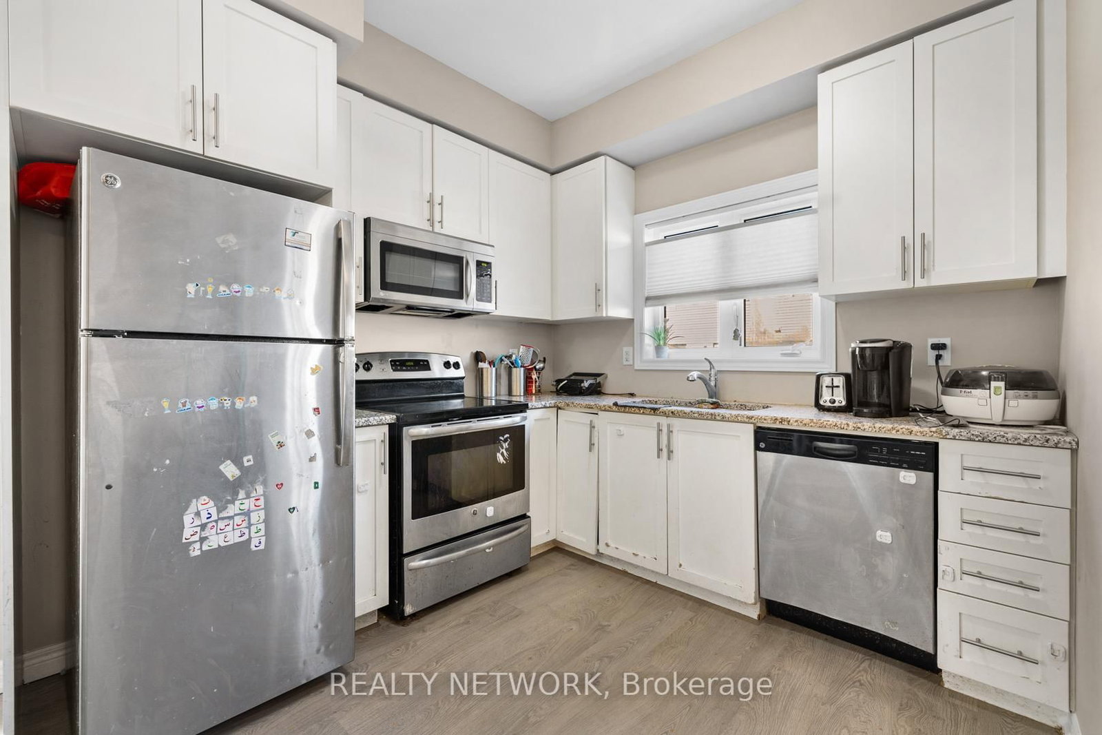 Semi-Detached House for sale at 113 Echovalley Drive, Hamilton, Ontario, L8J 0H1 - Stoney Creek Mountain - MLS: X12942064