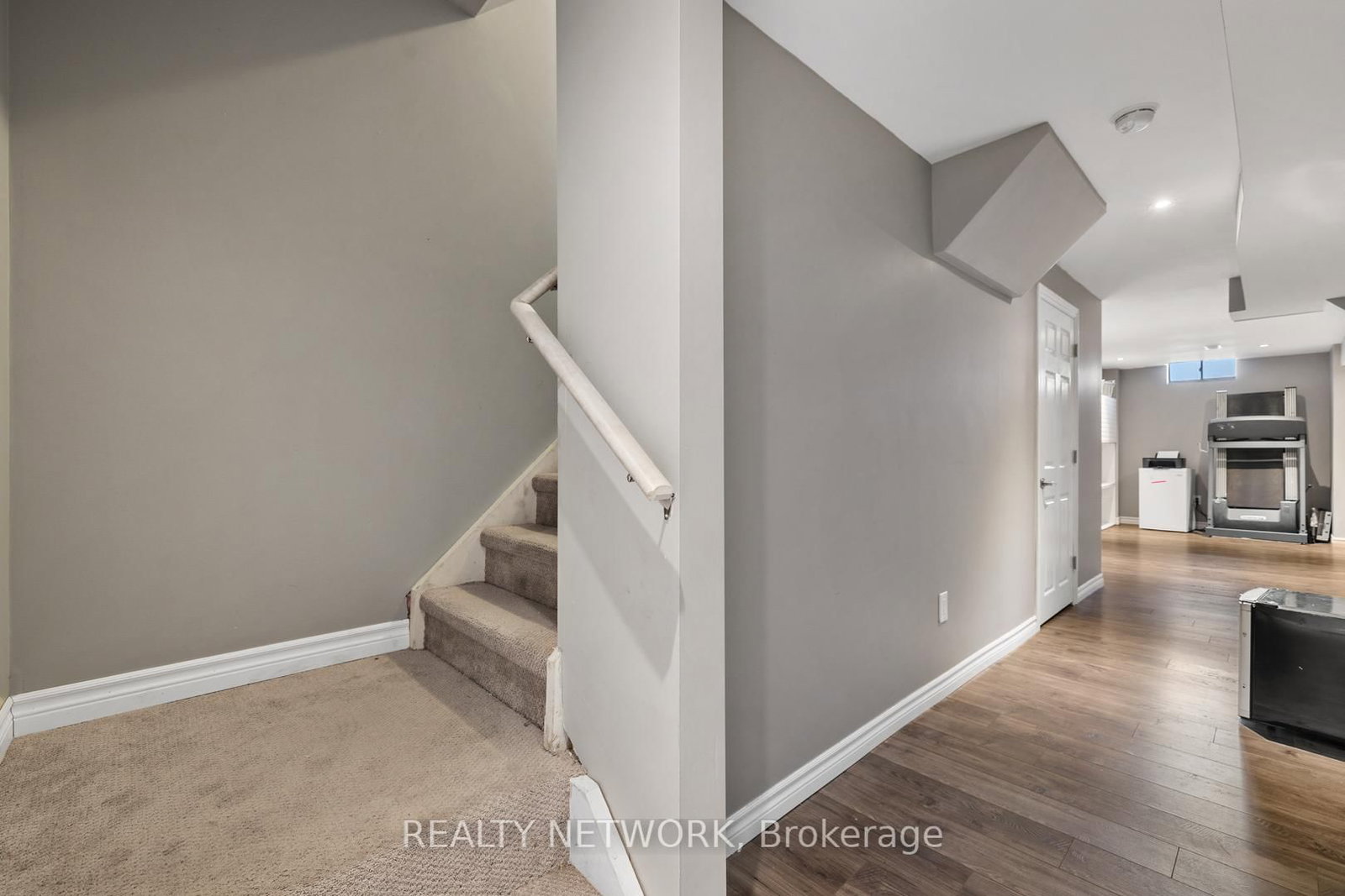 Semi-Detached House for sale at 113 Echovalley Drive, Hamilton, Ontario, L8J 0H1 - Stoney Creek Mountain - MLS: X12942064