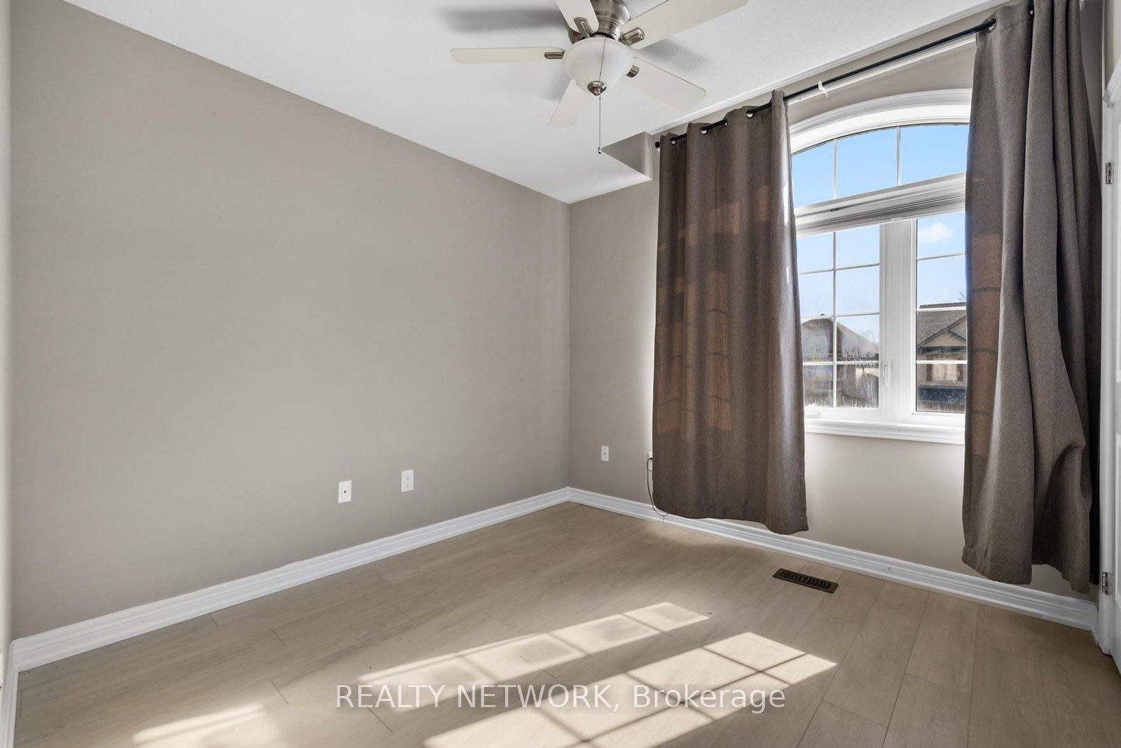 Semi-Detached House for sale at 113 Echovalley Drive, Hamilton, Ontario, L8J 0H1 - Stoney Creek Mountain - MLS: X12942064