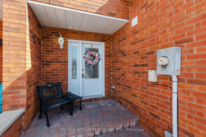 110 Heritage Pl Pl, Cornwall, K6J 5V5 | Image 2