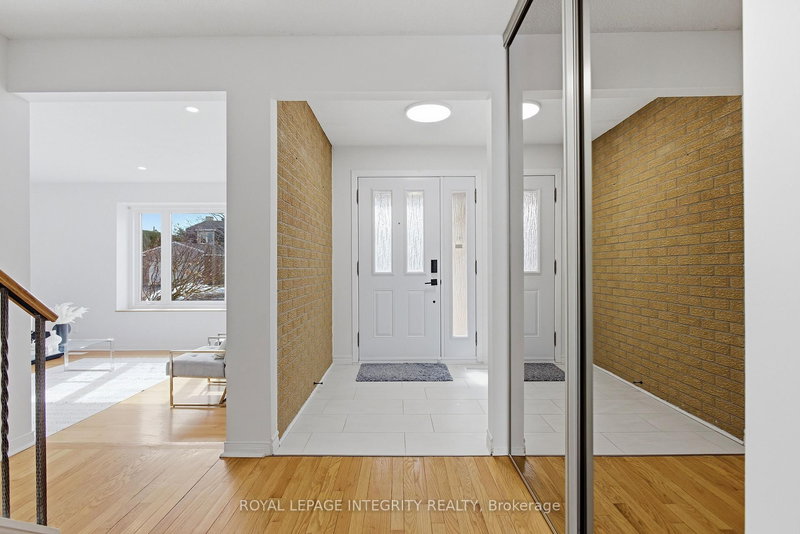 1019 Driftwood Cres, Orleans, K1C 2N9 | Image 3