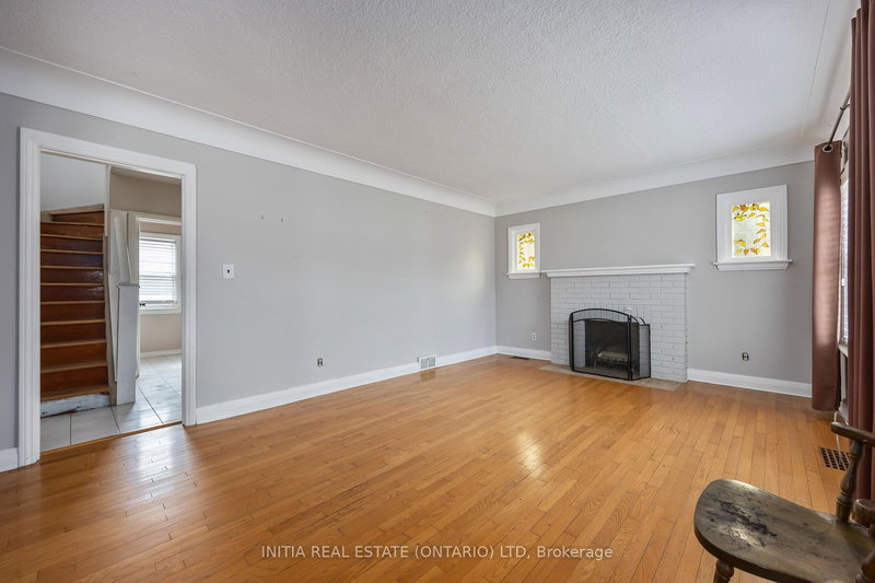 617 Cathcart Blvd, Sarnia, N7V 2N1 | Image 3