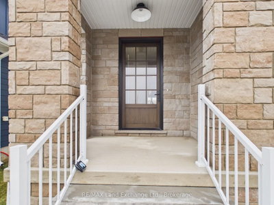 119 Inverness Street N • Kincardine, ON photo 2