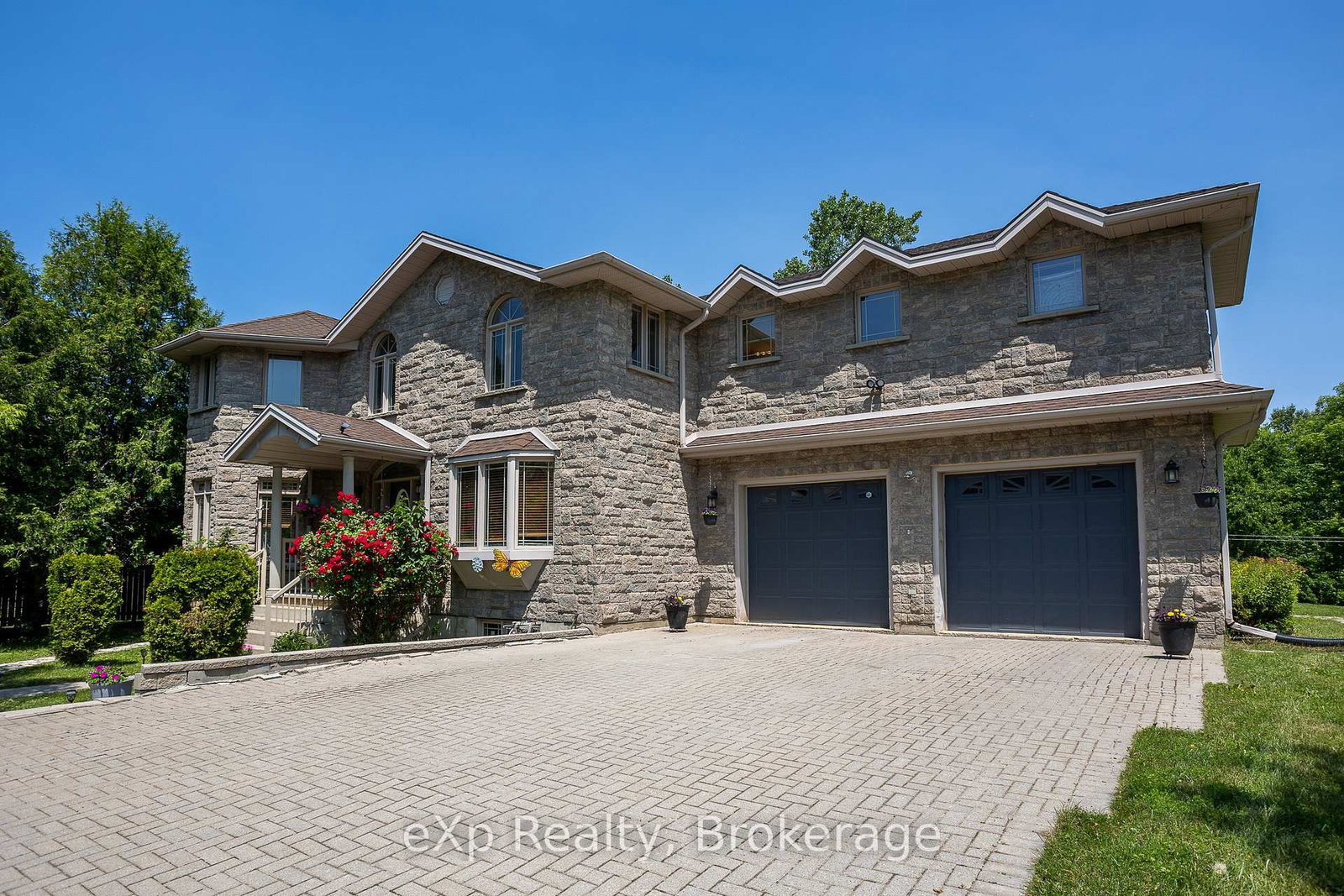 910 26th Street E • Owen Sound, ON photo 1