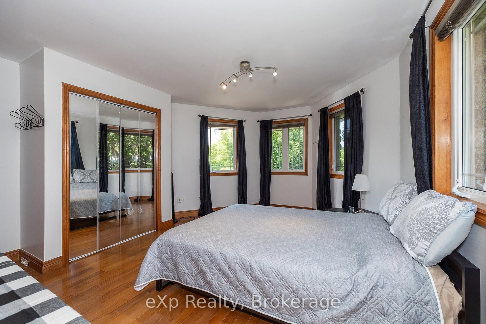910 26th Street E • Owen Sound, ON photo 24