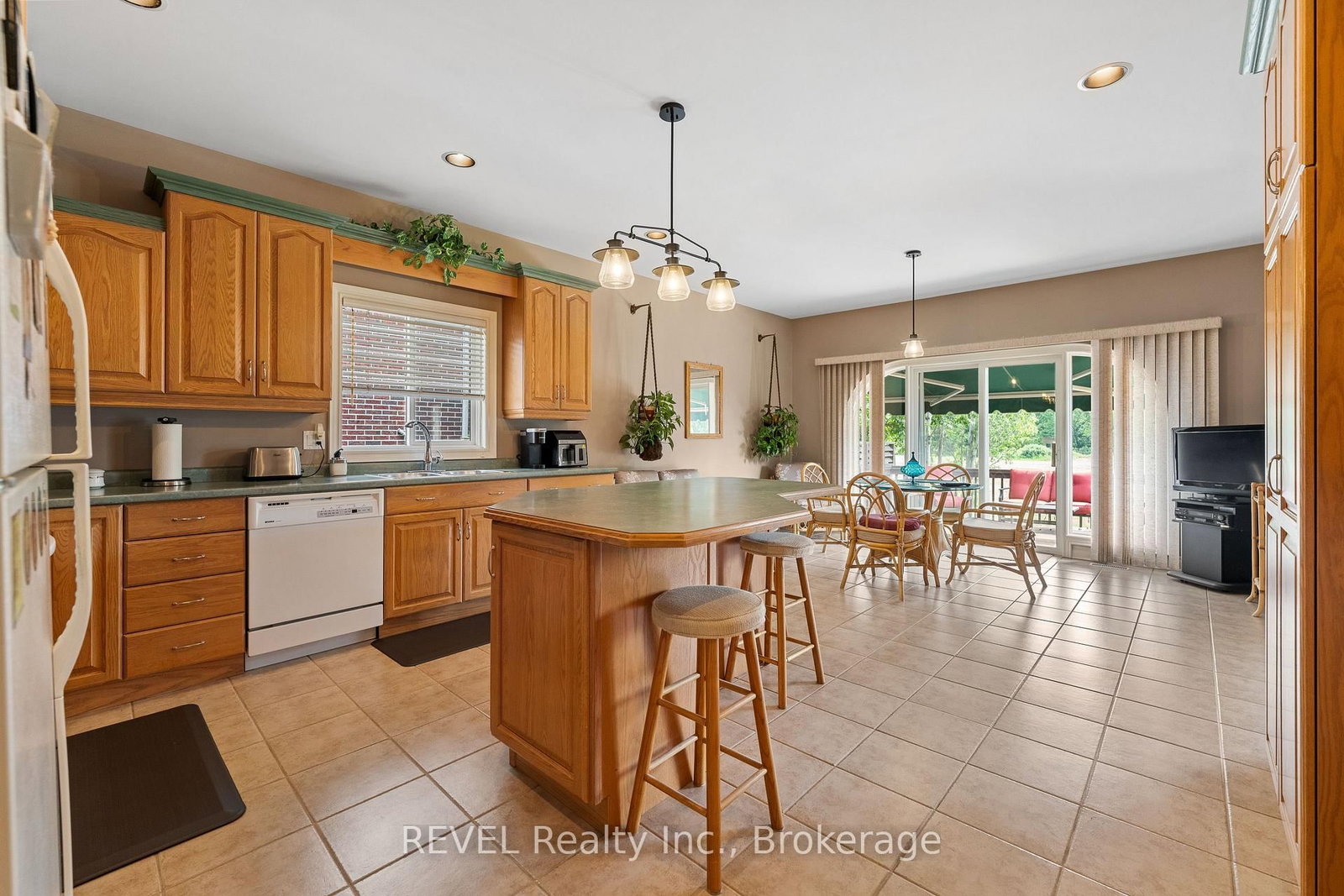 Detached House for sale at 5 Beechwood Crescent, Pelham, Ontario, L0S 1E7 - Fonthill - MLS: X12942616