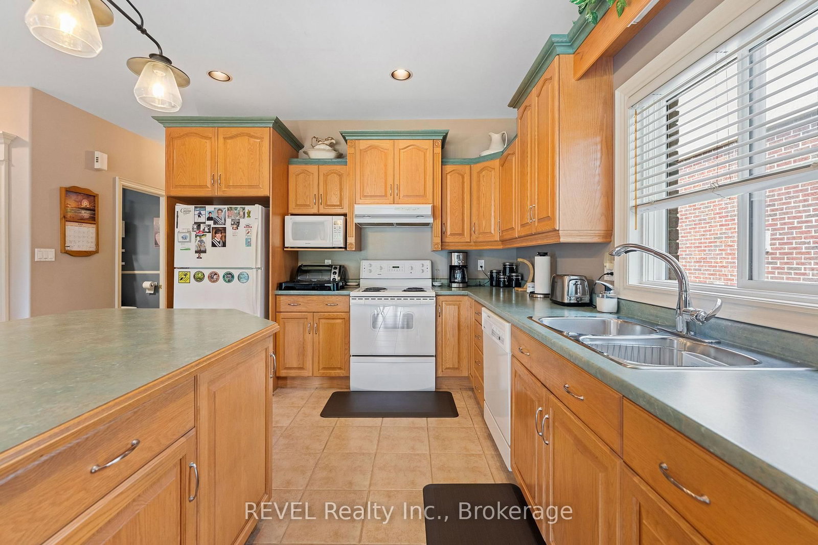 Detached House for sale at 5 Beechwood Crescent, Pelham, Ontario, L0S 1E7 - Fonthill - MLS: X12942616