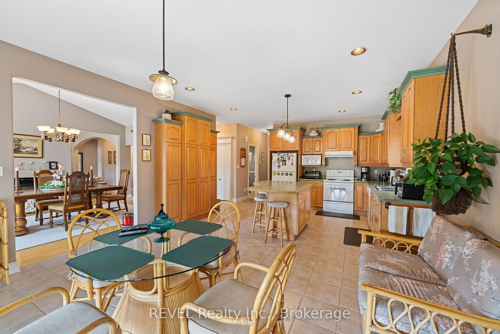 Detached House for sale at 5 Beechwood Crescent, Pelham, Ontario, L0S 1E7 - Fonthill - MLS: X12942616