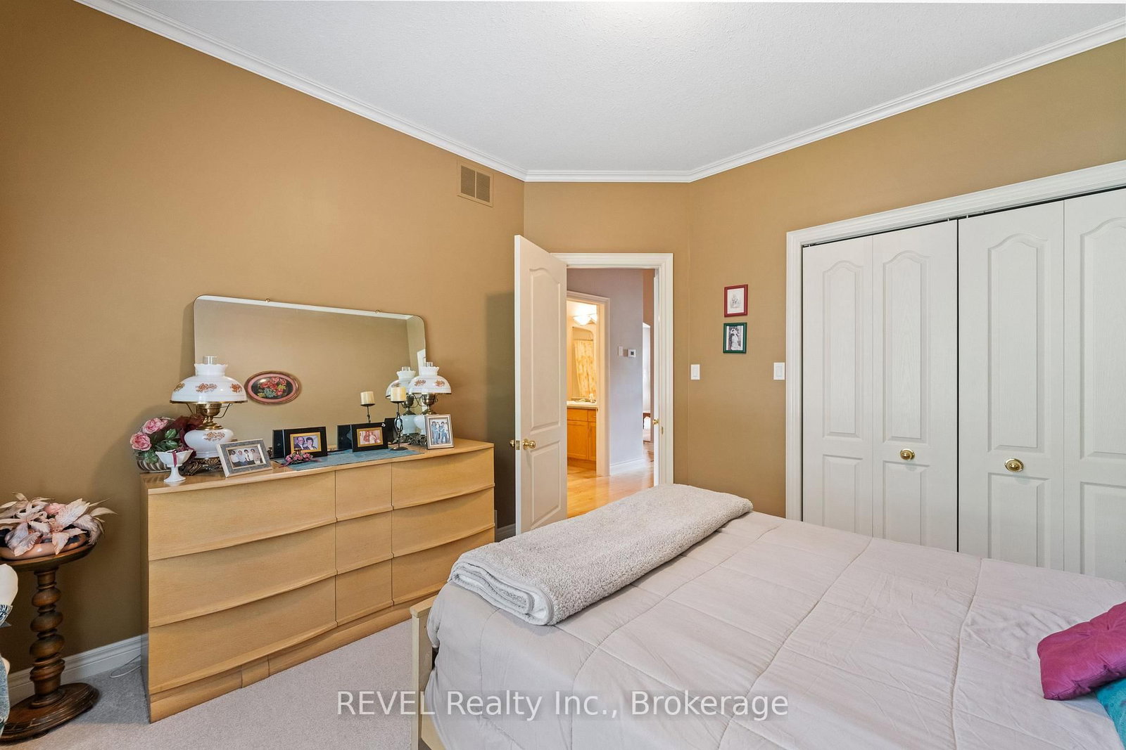 Detached House for sale at 5 Beechwood Crescent, Pelham, Ontario, L0S 1E7 - Fonthill - MLS: X12942616