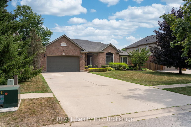 5 Beechwood Cres, Pelham, L0S 1E7 | Image 3