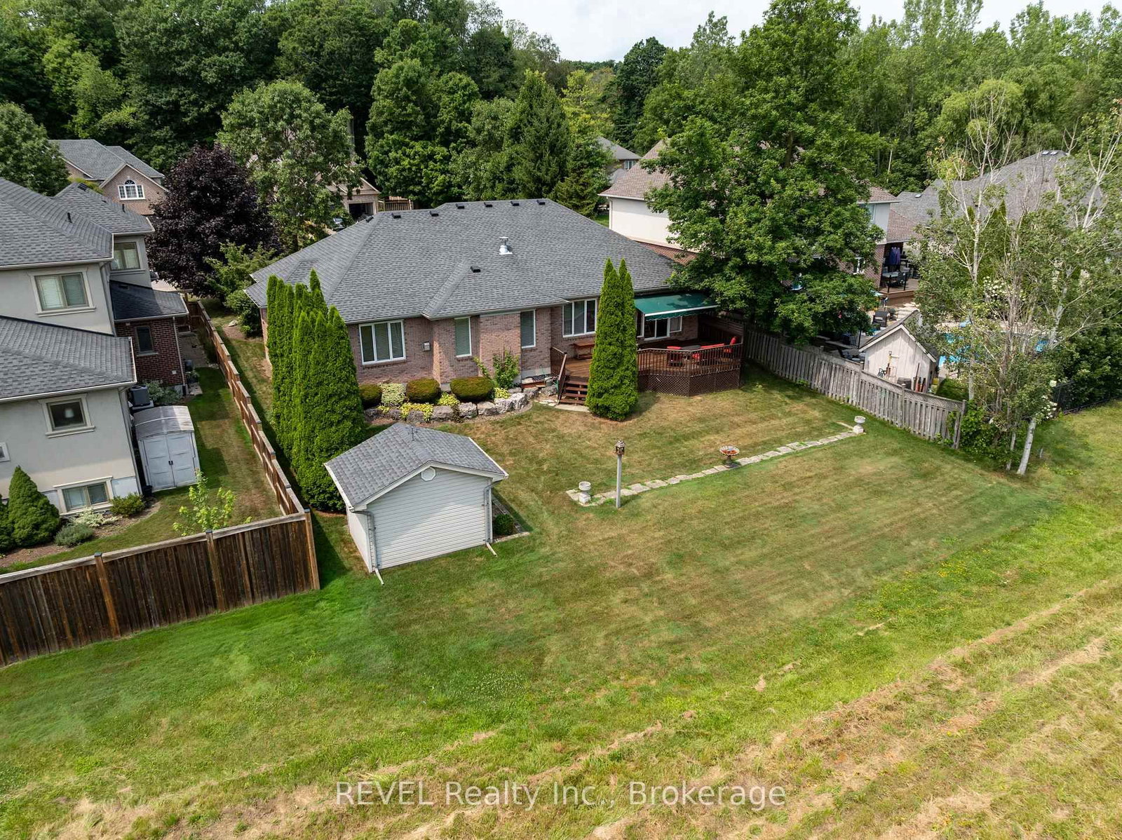 Detached House for sale at 5 Beechwood Crescent, Pelham, Ontario, L0S 1E7 - Fonthill - MLS: X12942616