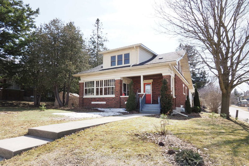 home for sale on 33 Main Street E