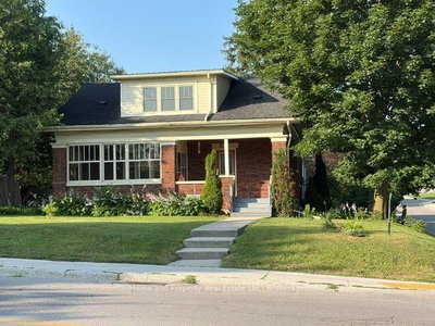 Detached House for sale at 33 Main Street, Mapleton, Ontario, N0G 1P0 - Rural Mapleton - MLS: X12942676