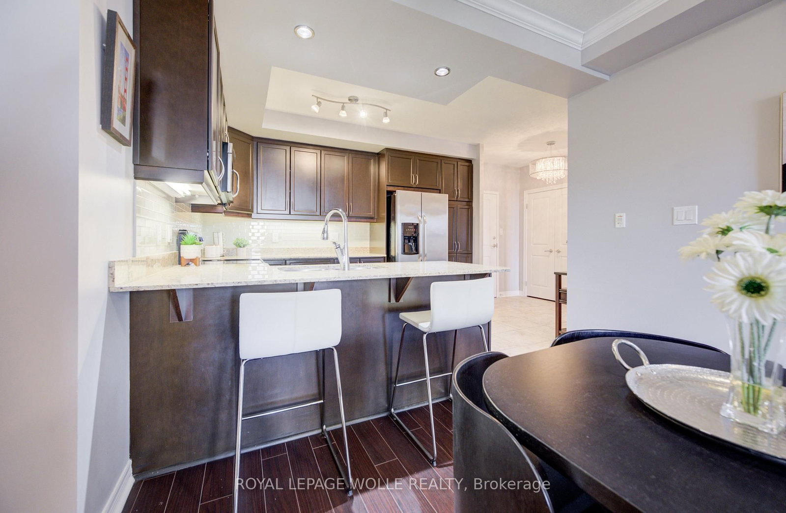 539 Belmont Avenue W, Unit 407 - Photo 11