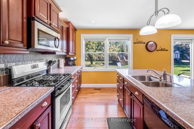 319 Gould Street • South Bruce Peninsula, ON photo 9