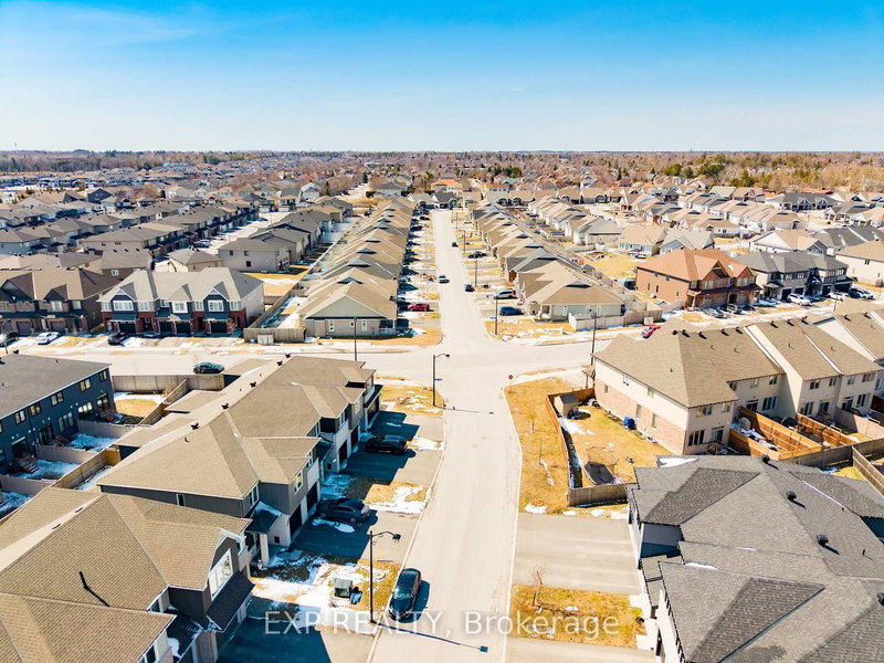 618 Taliesin Cres, Ottawa, K2S 2W5 | Image 3