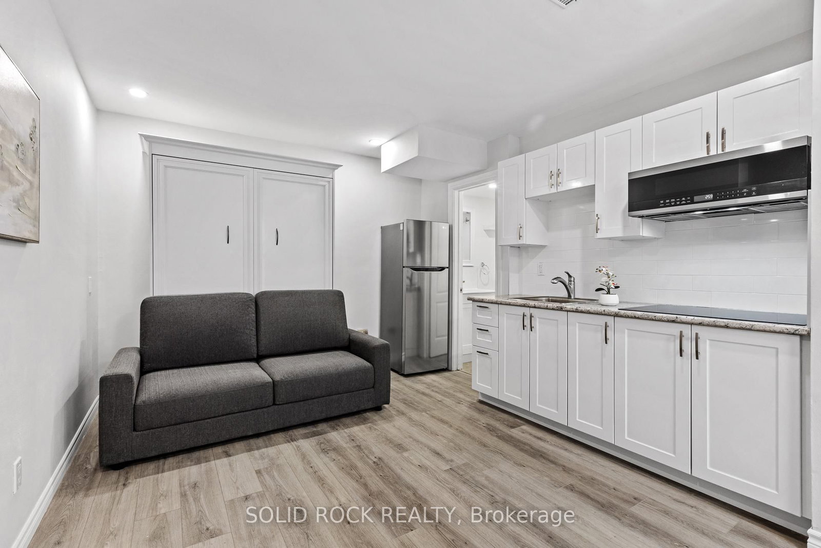 228 Lebreton Street N - Photo 3