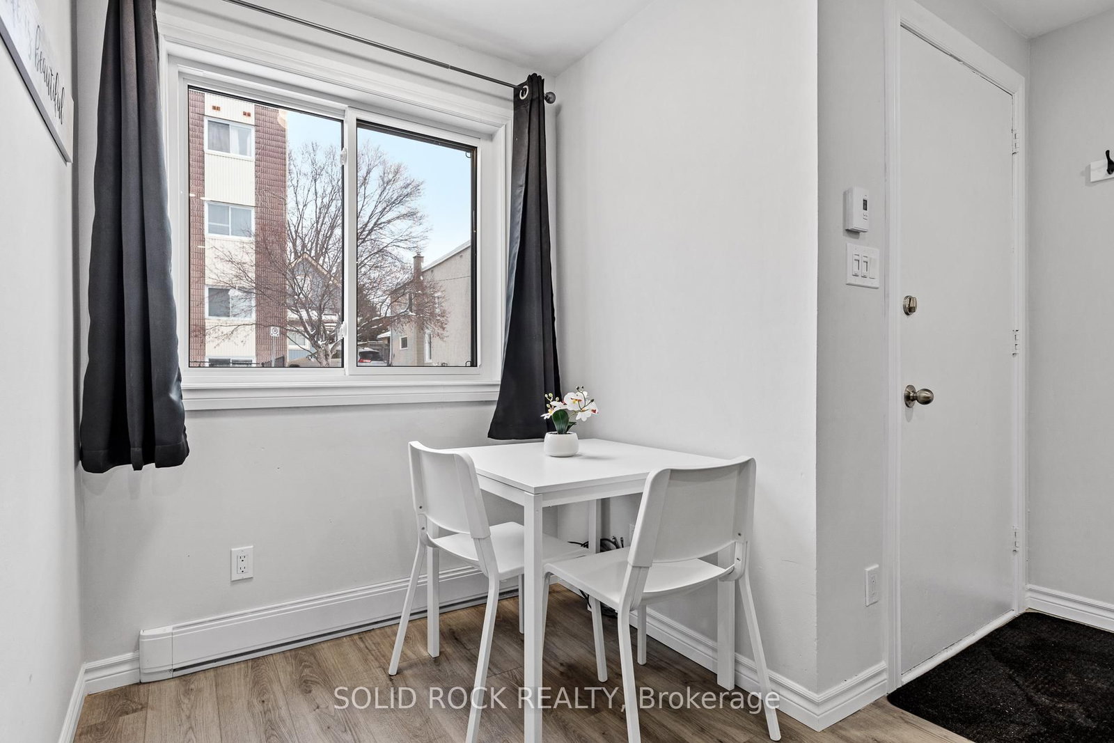 228 Lebreton Street N - Photo 9