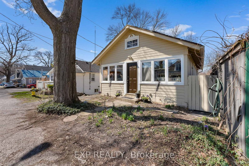 home for sale on 240 LINCOLN Road W