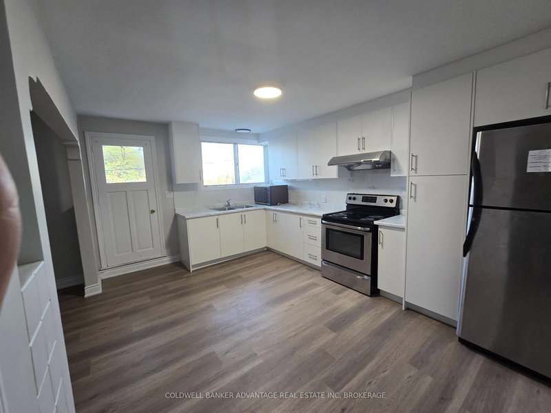 1 - 936 EAST MAIN St, Welland, L3B 3Y9 | Image 2